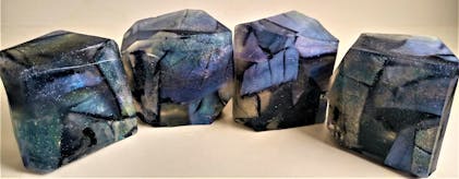 https://judgeme.imgix.net/mad-micas/1667588185__crystalsrock-labradorite1__original.jpg?auto=format&w=160&dpr=2.625&w=360