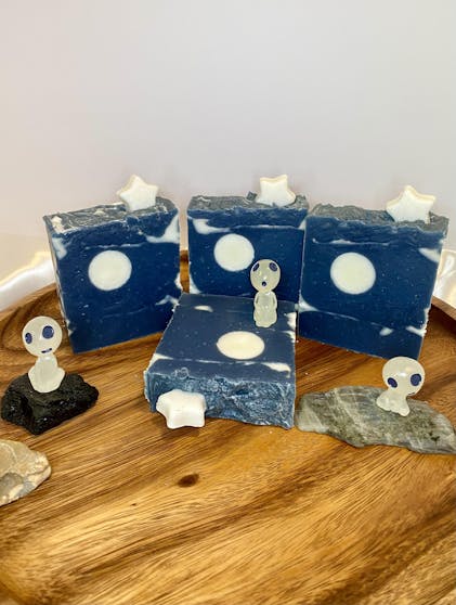 Glow Blue - Glow In The Dark Pigment – Mad Micas