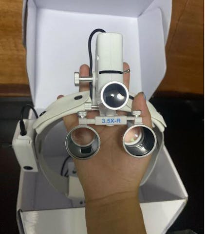 手術用ヘッドライト 1.5倍ルーペ付き 手術用ヘッドライト 1.5倍ルーペ