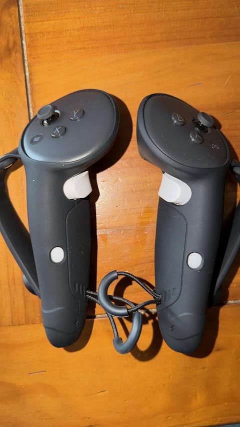 MaeckerVR Direct-Charge Controller Grips for Meta Quest 3S/Quest 3