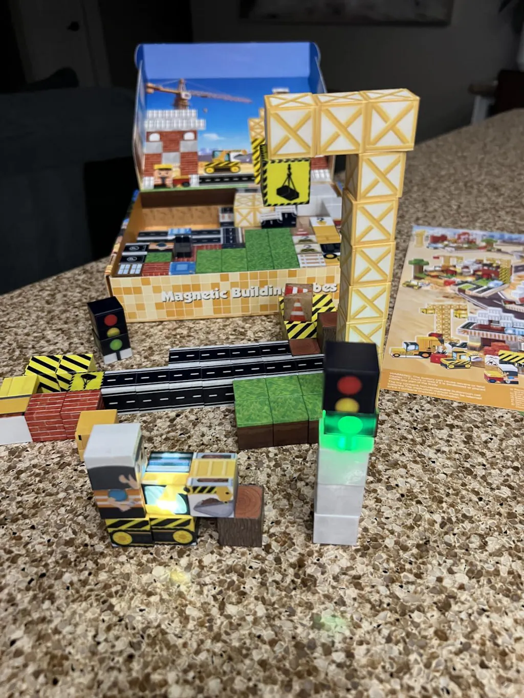 Magnetopia™【Metropolis Capital】Magnetic Building Blocks | 200 PCS | 0.8" | Glowing