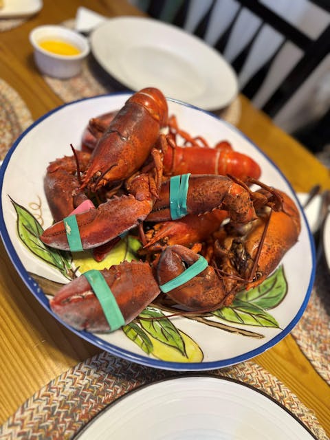 1 lb Live Maine Lobster