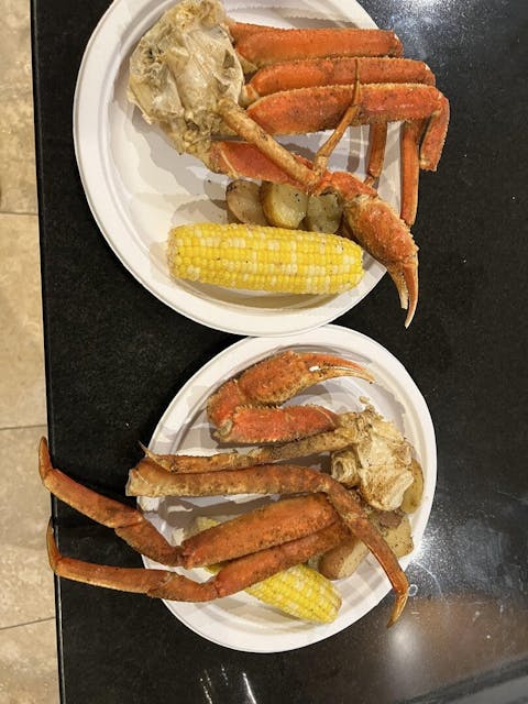 Alaskan Bairdi Crab Legs - 2 Clusters