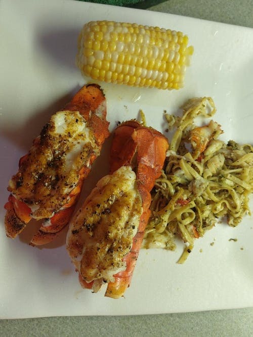 4-5 oz. Maine Lobster Tail x 2
