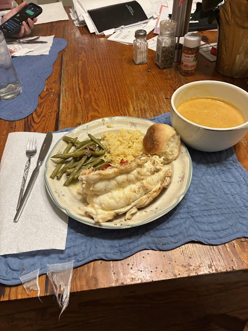 Maine Lobster Bisque w/ Lobster Meat - 16 oz.