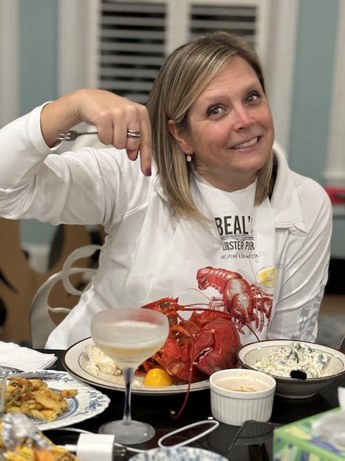 2.5 lb Live Maine Lobster