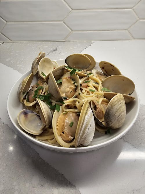 Maine Littleneck Clams - 12 Count
