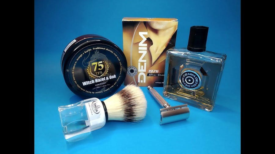Omega Badger Imitation Hog Bristle Shaving Brush with Plastic Drip Stand 81020