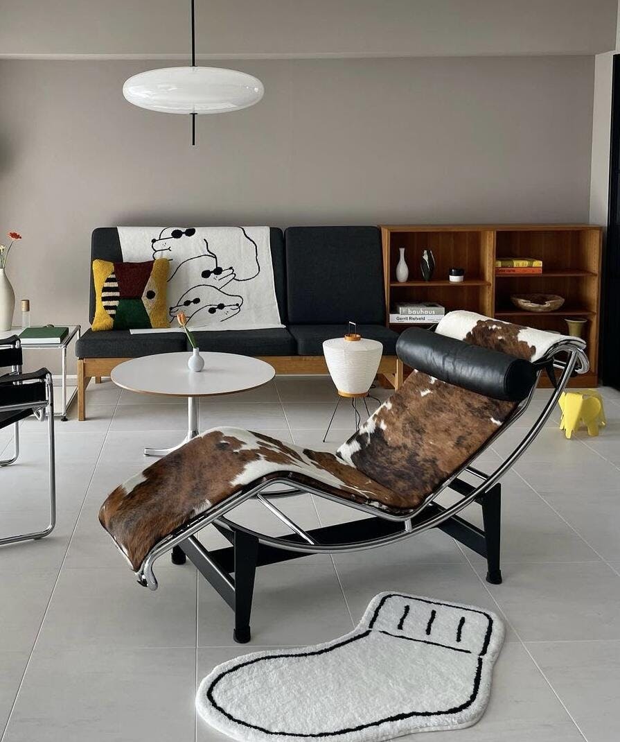 Le Corbusier Lounge Chair | Luxury Recliner with Headrest