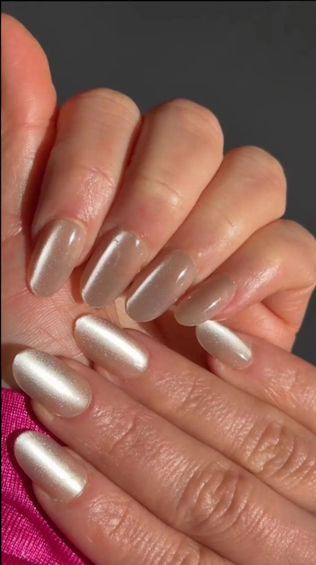 Magnetic Pearl Press On Nails - Short Round