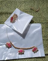 Tri Lotus Pendant Invisible Chain