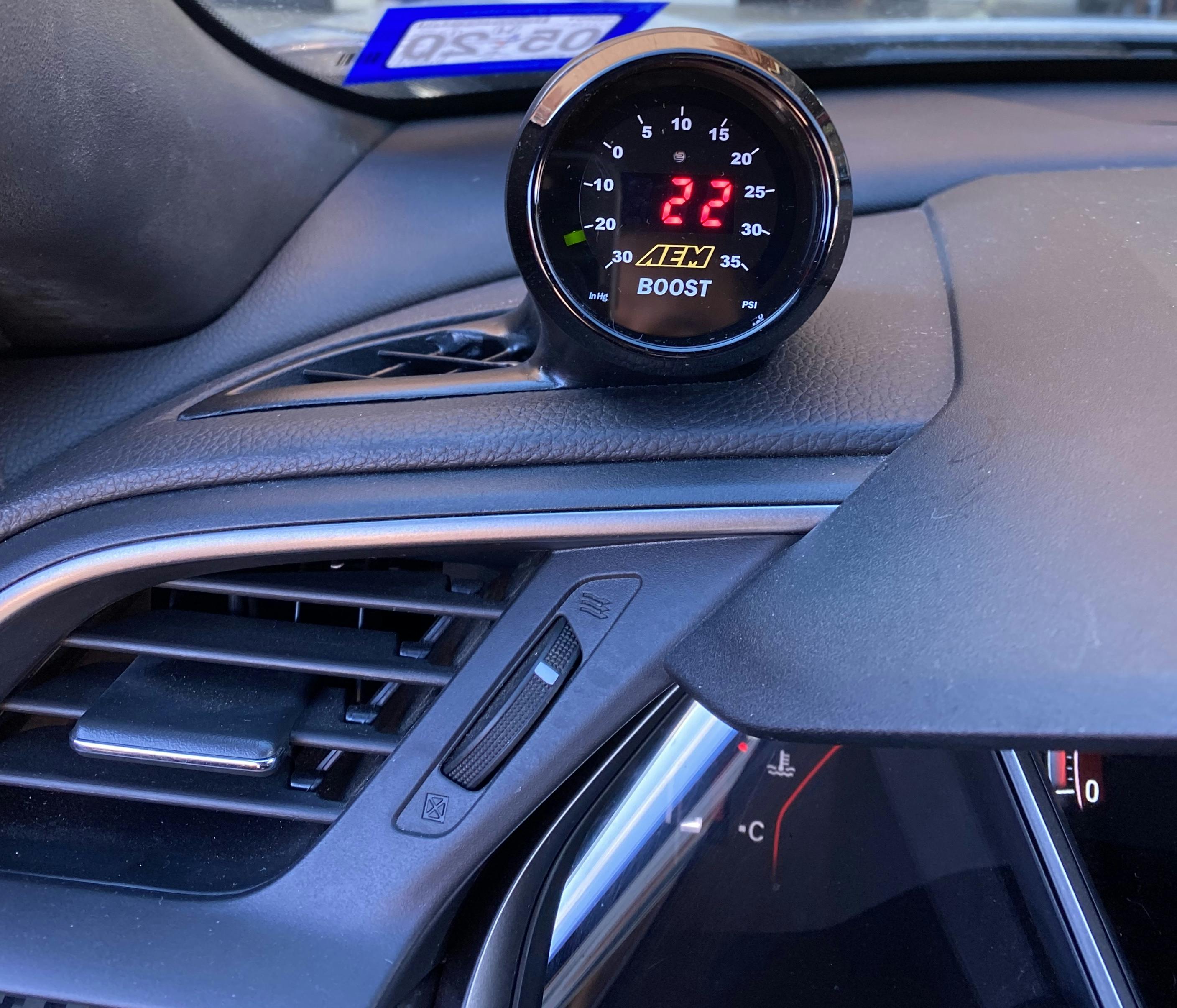 AEM Digital Boost Gauge (30 to 35 psi) 304406