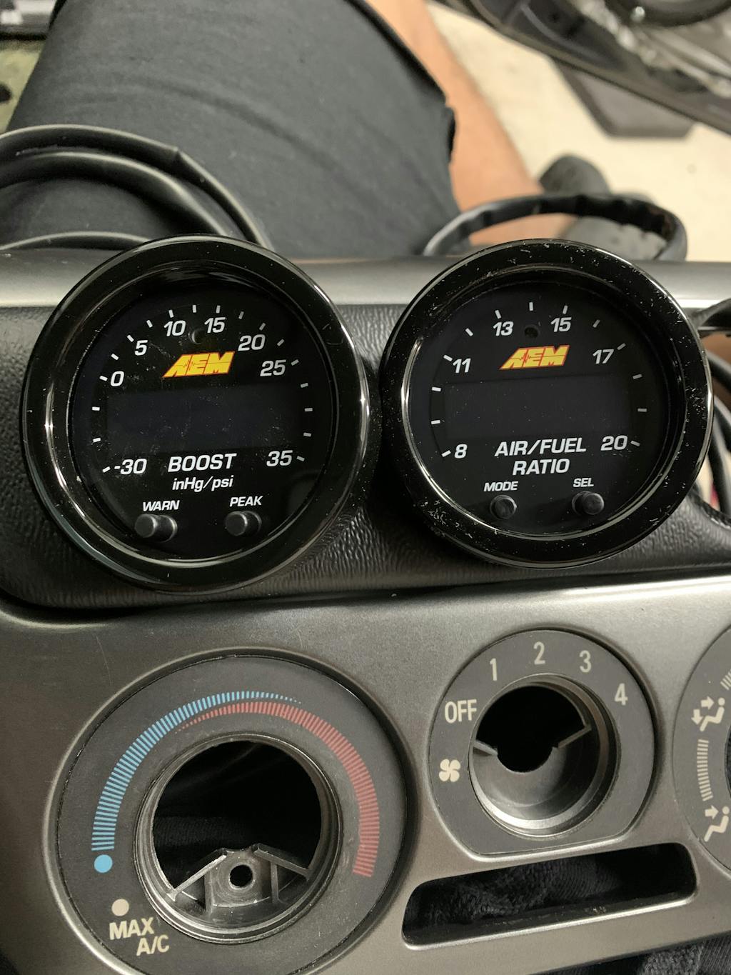 AEM Gauges XSeries 35PSI/2.5BAR Boost Pressure Display Gauge (300306