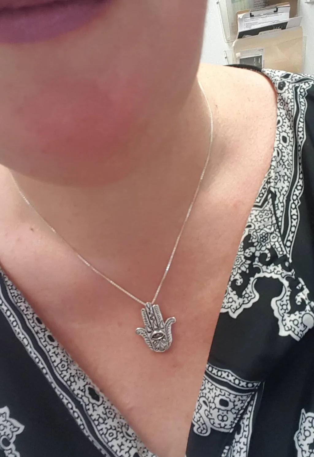 Orecchini Hamsa Orecchini in argento sterling Mano di Fatima