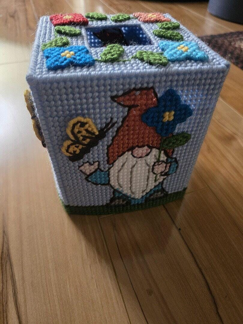 Spring Gnomes Plastic Canvas Ensemble – Mary Maxim