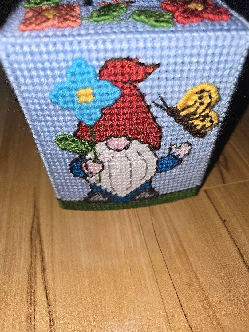 Spring Gnomes Plastic Canvas Ensemble – Mary Maxim