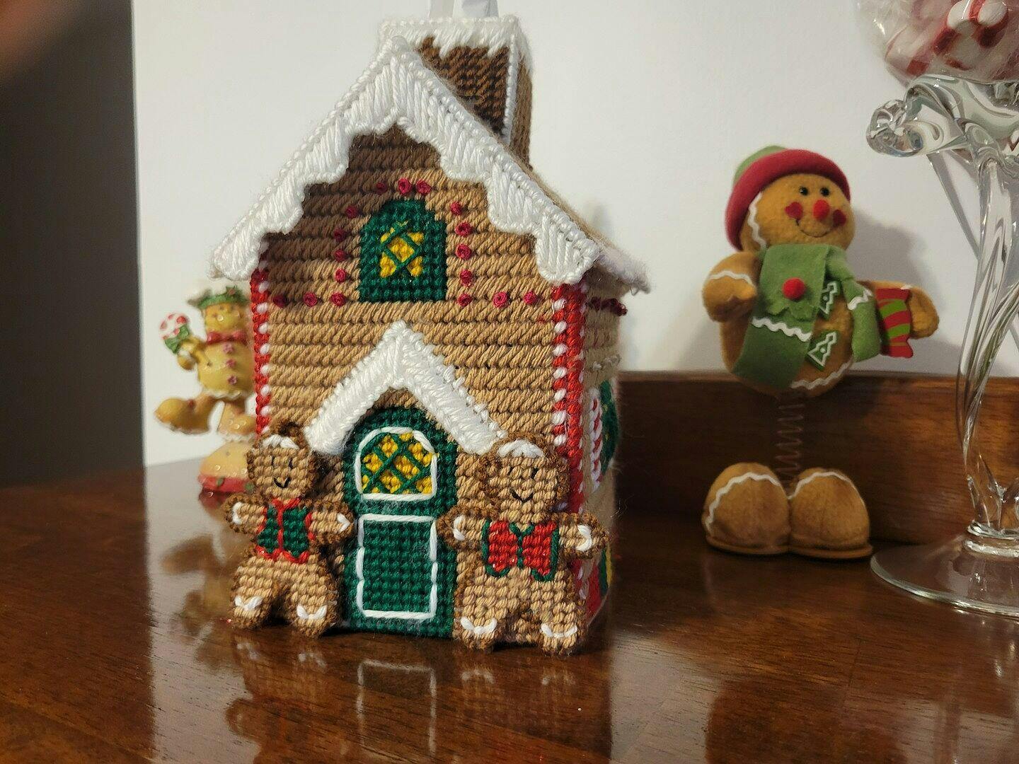 Gingerbread Tissue Box Cover Pattern – Mary Maxim