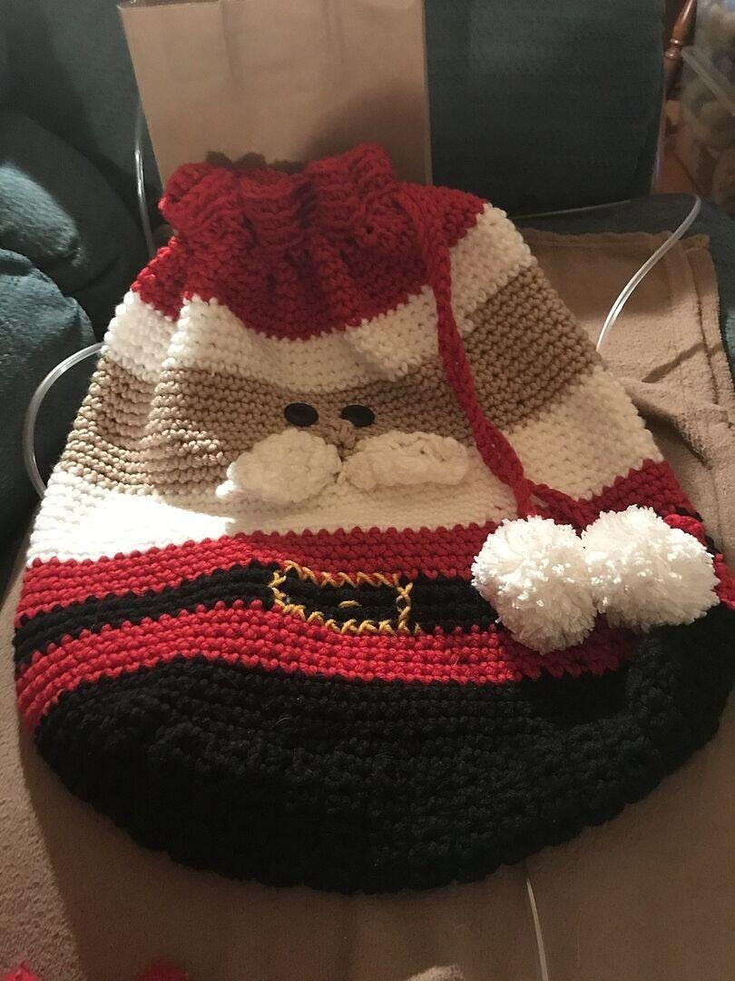 Santa Gift Bag Crochet Kit – Mary Maxim