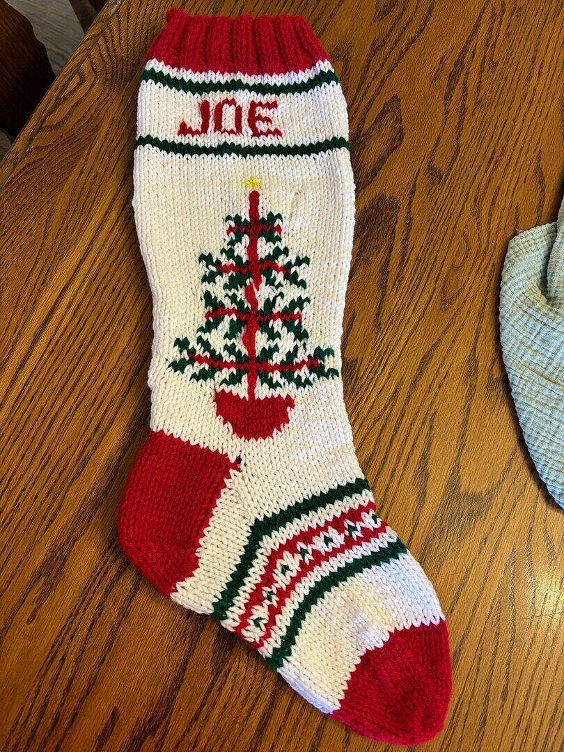 Tree Stockings Pattern – Mary Maxim