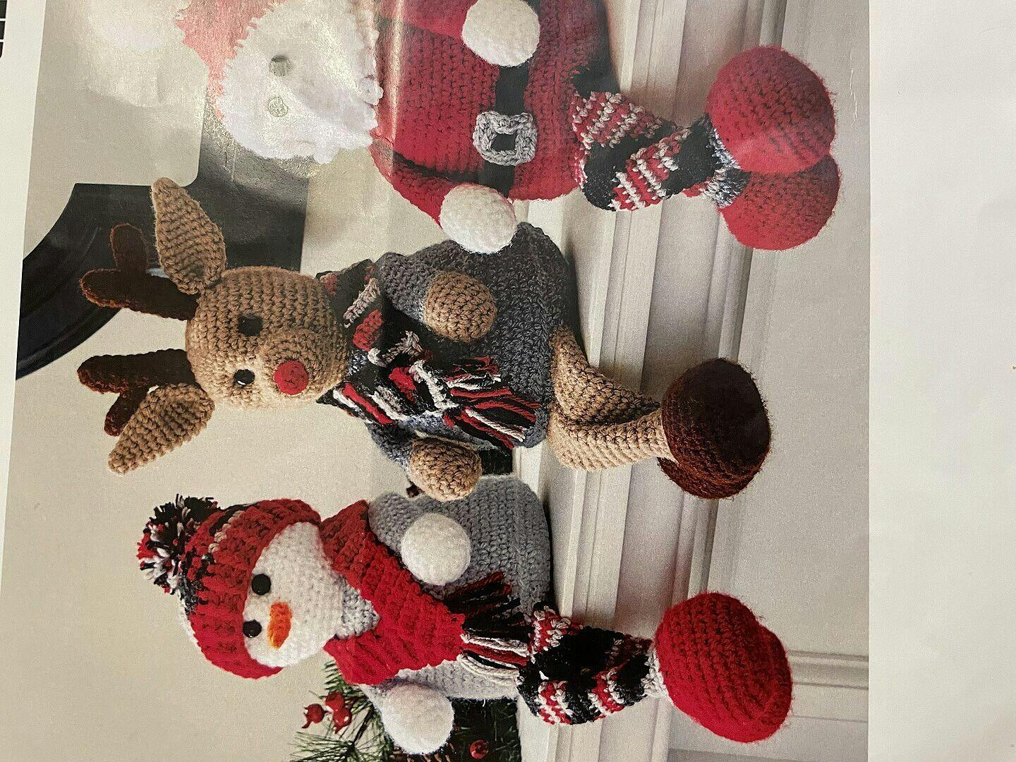 Holiday Shelf Sitters – Mary Maxim