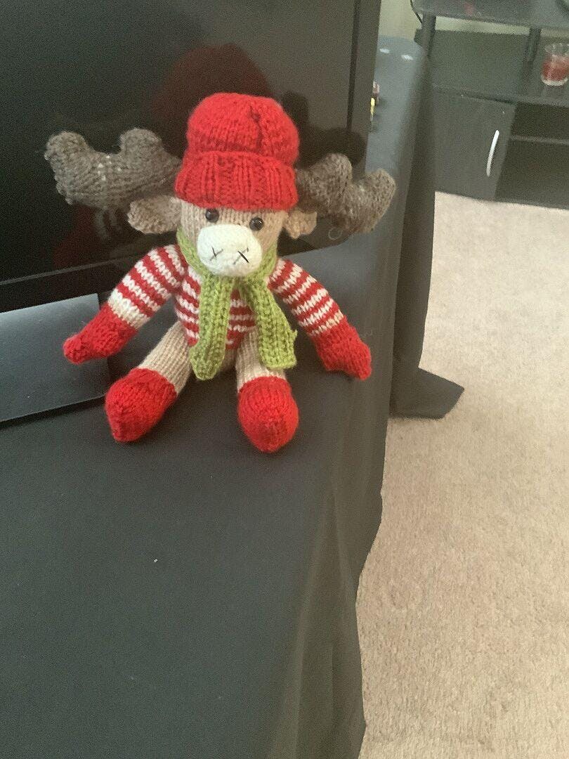 Christmas Moose Knit Kit – Mary Maxim