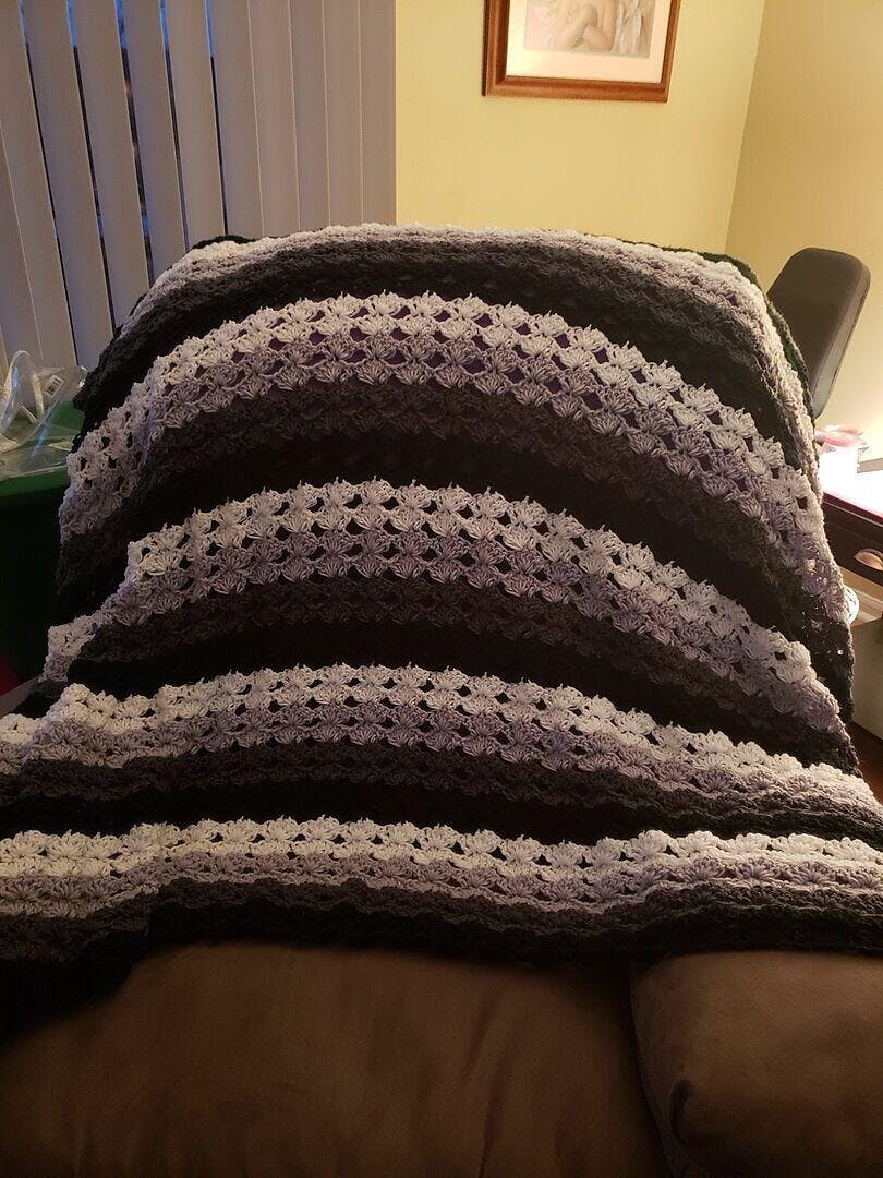 Side by Side Shells Afghan – Mary Maxim