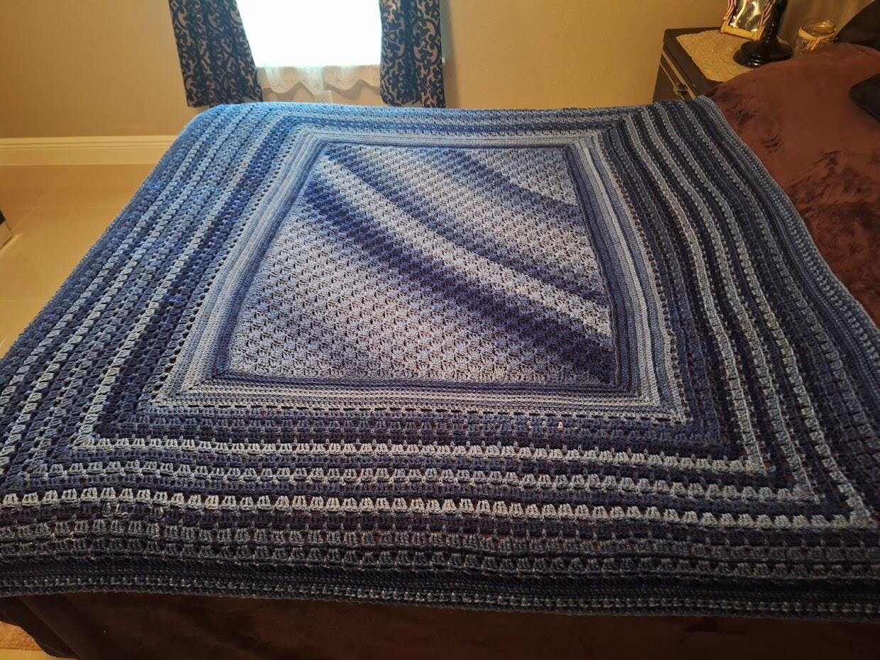 Weavers Window Blanket – Mary Maxim