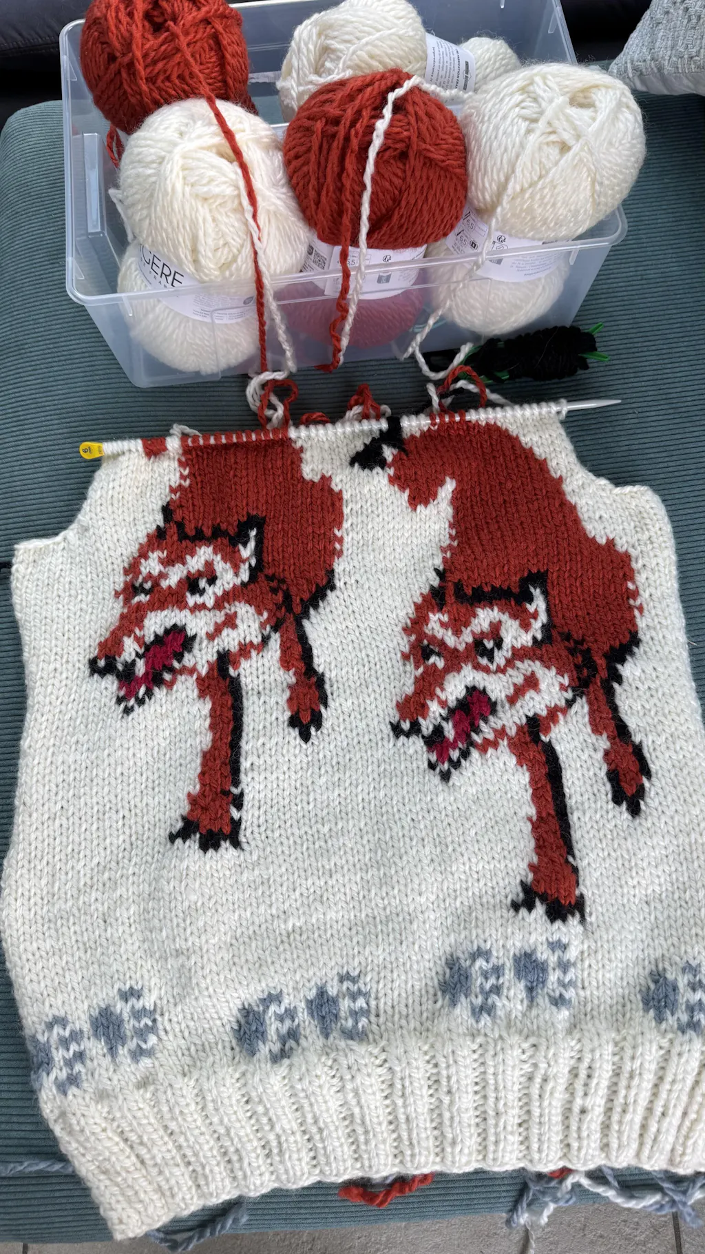 Wolf Cardigan Pattern (Original Version) – Mary Maxim