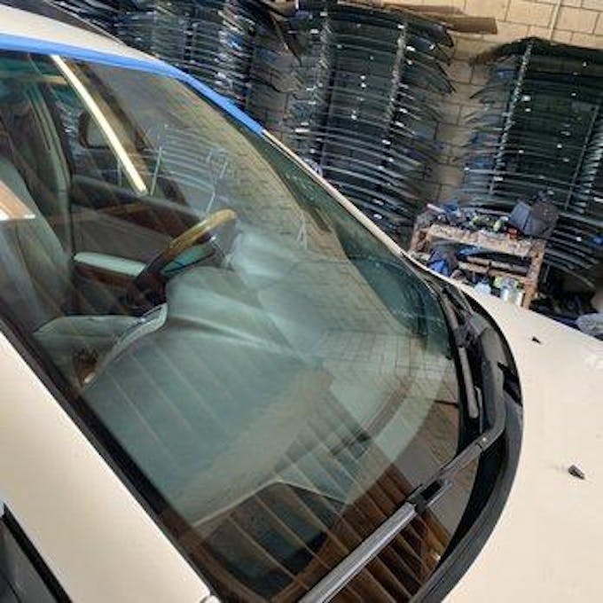 Low Cost Mobile Auto Car Glass Repair Near Me Doctor Auto Glass