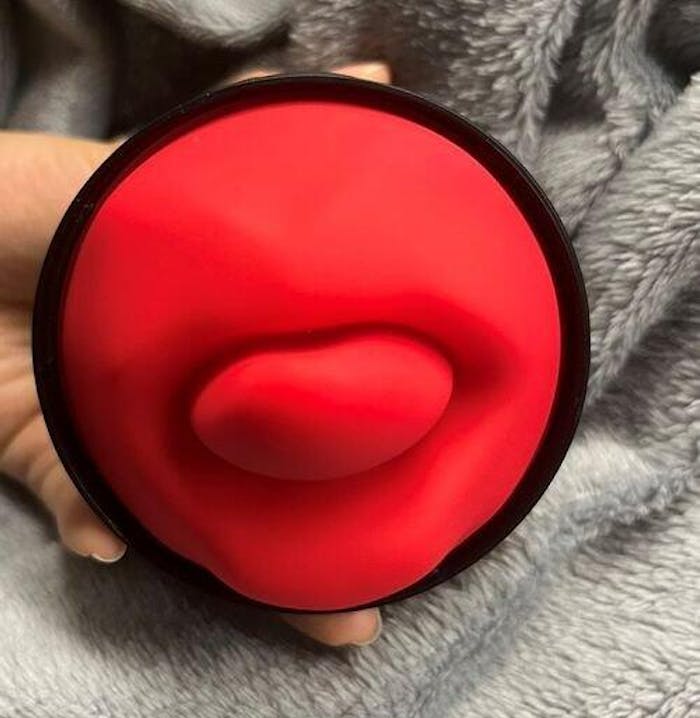 MT10: App-gesteuertes Blowjob-Mundspielzeug mit 9 Zungenleck- und Vibrationsmodi