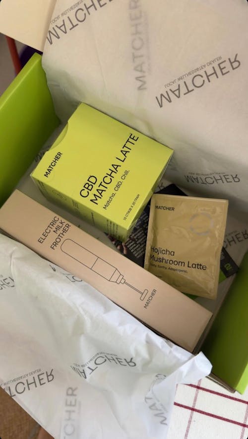 Кокосовий CBD матча лате