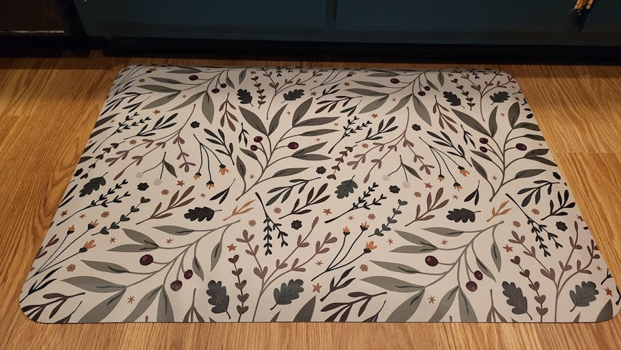 Happy Feet Sprig & Berries