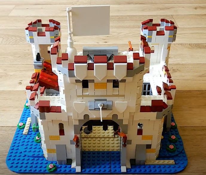 ZITIANYOUBUILD Empire Lighthouse Minifig Scale Modular Building 1144
