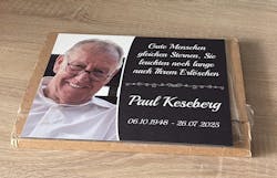 Personalisierte Gedenktafel für Menschen