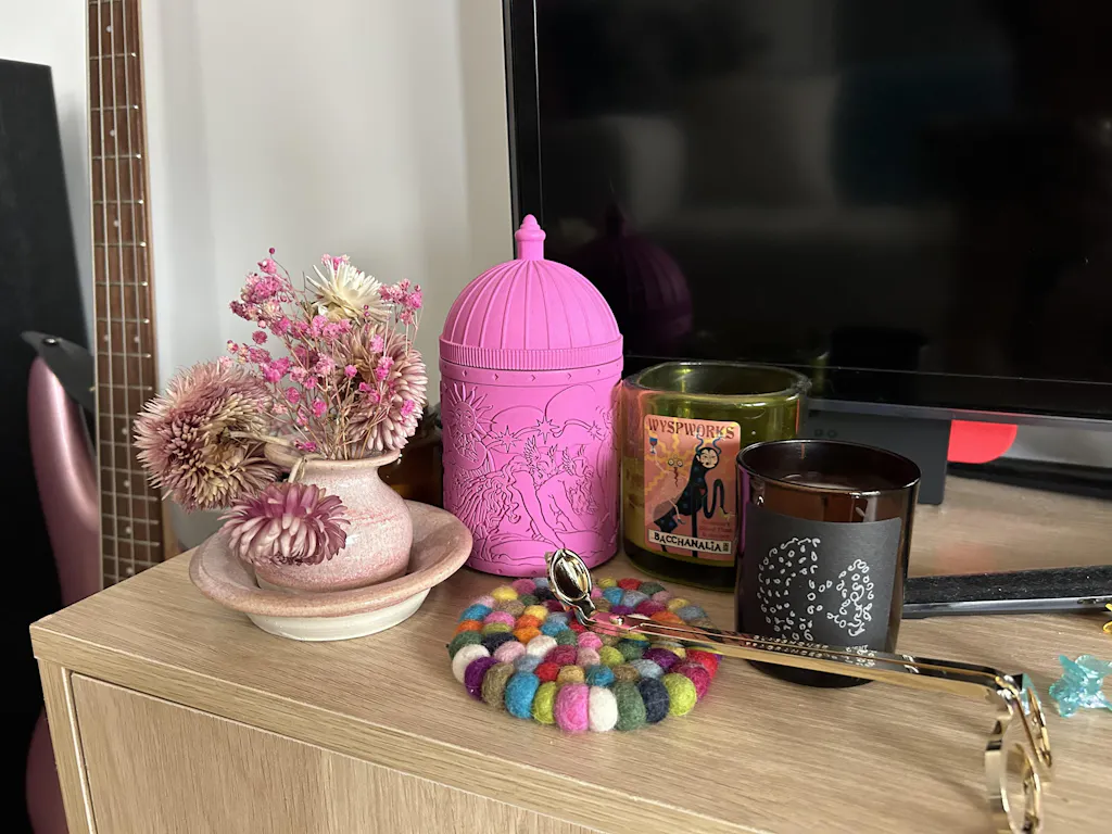 Pink Sappho's Angels Refillable Candle Holder