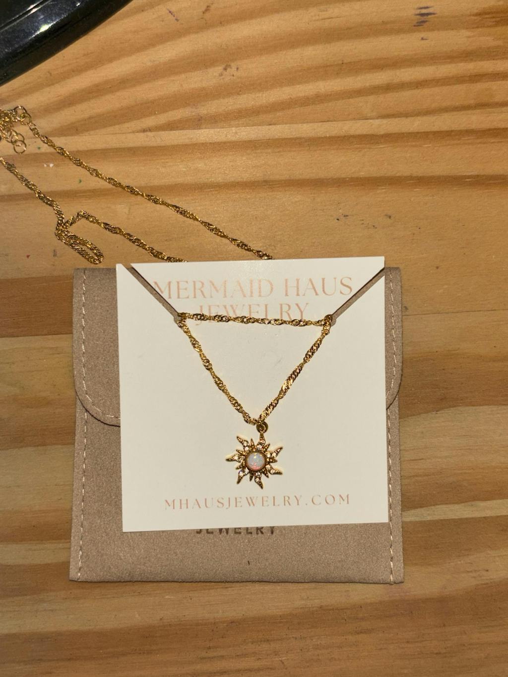 CASSIE SUN OPAL NECKLACE