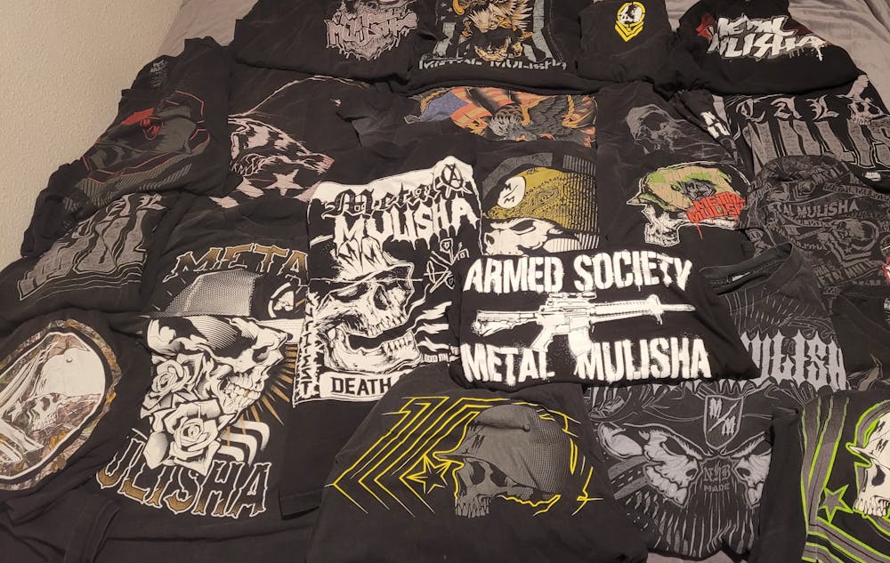 ARMED TEE