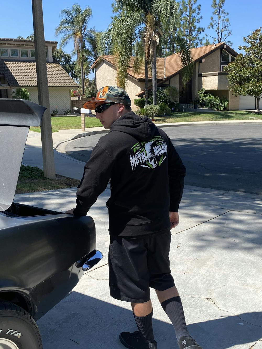 WRECK ZIP HOODIE
