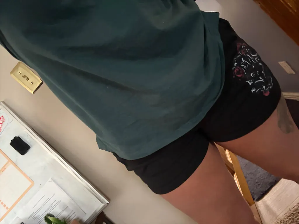 WICKED GAMES SWEATSHORTS