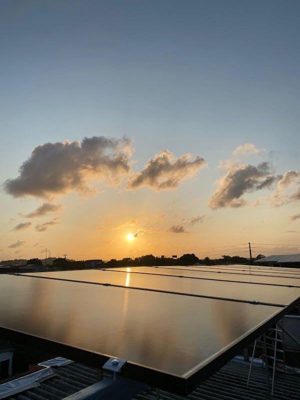 Kit Energia Solar Offgrid 4,96kWp até 660kWh Mês Aprox. 8 Painel Bifacial Sunova 620W Inversor Growatt 5kW 220V Bateria Dyness 5,12kWh