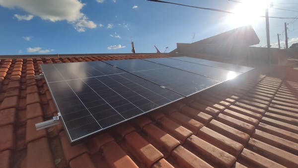 Kit Energia Solar Ongrid 400kWh Mês 3,10kWp 5 Painel Bifacial Sunova 620W MicroInversor SAJ 4,5kW 220V 8MPPT