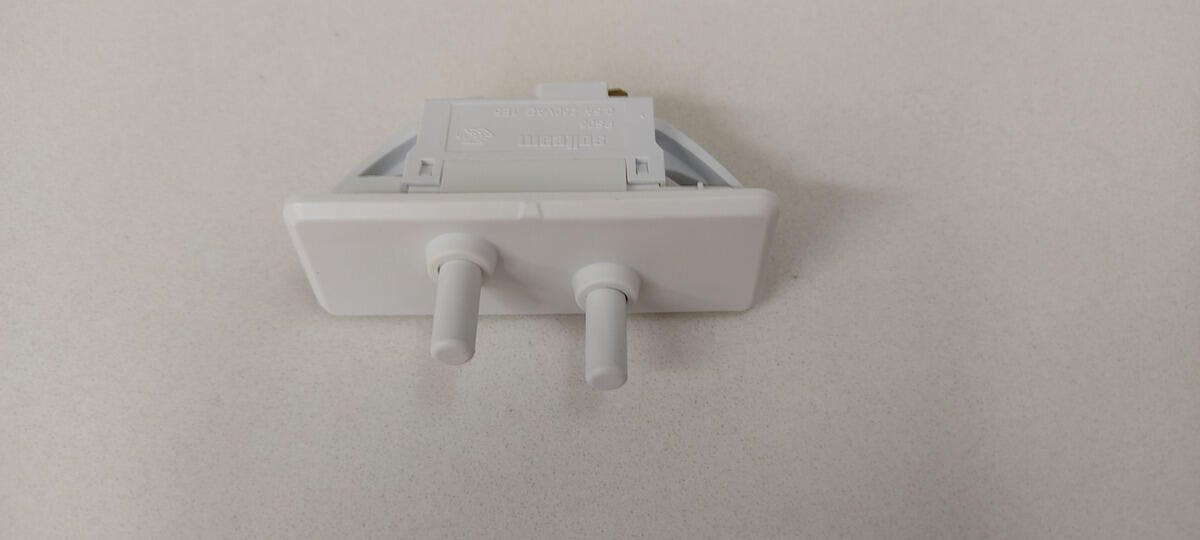 Interruptor Duplo Porta Geladeira Brastemp W10816021 – MGParts