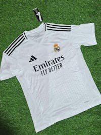 Camiseta Real Madrid 2024/25 Primera Equipación - Versión Hincha