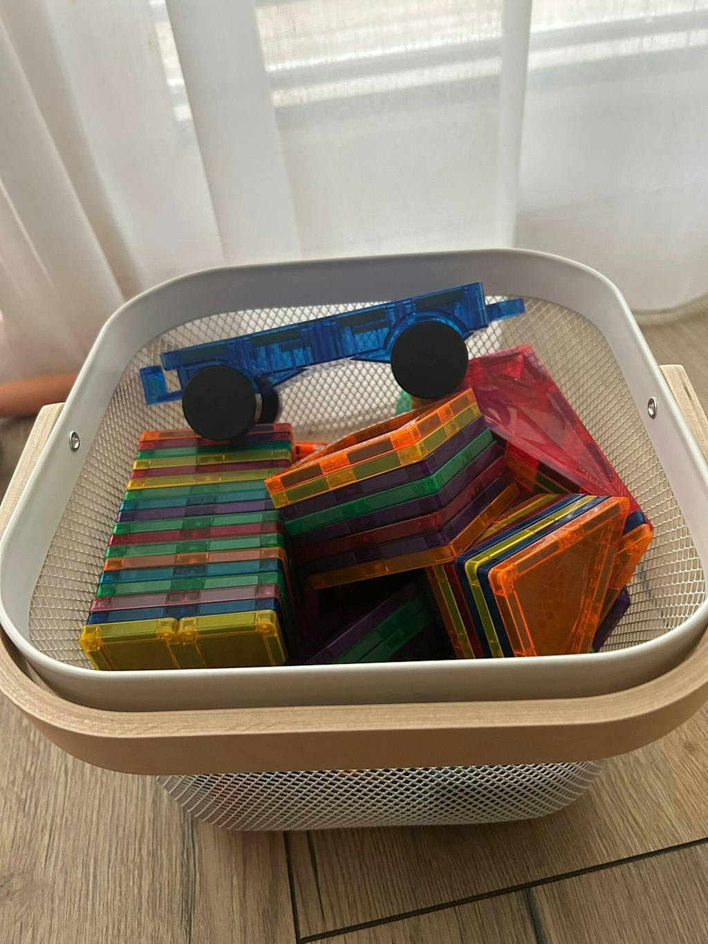 Distinctive Magnetic Tiles 100P