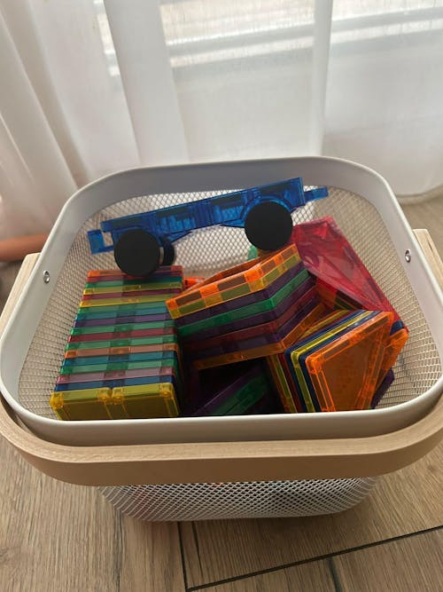 Distinctive Magnetic Tiles 100P