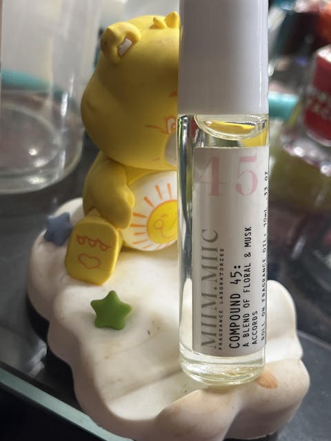 No 45: FLORAL & MUSK ACCORDS Roll-On Perfume