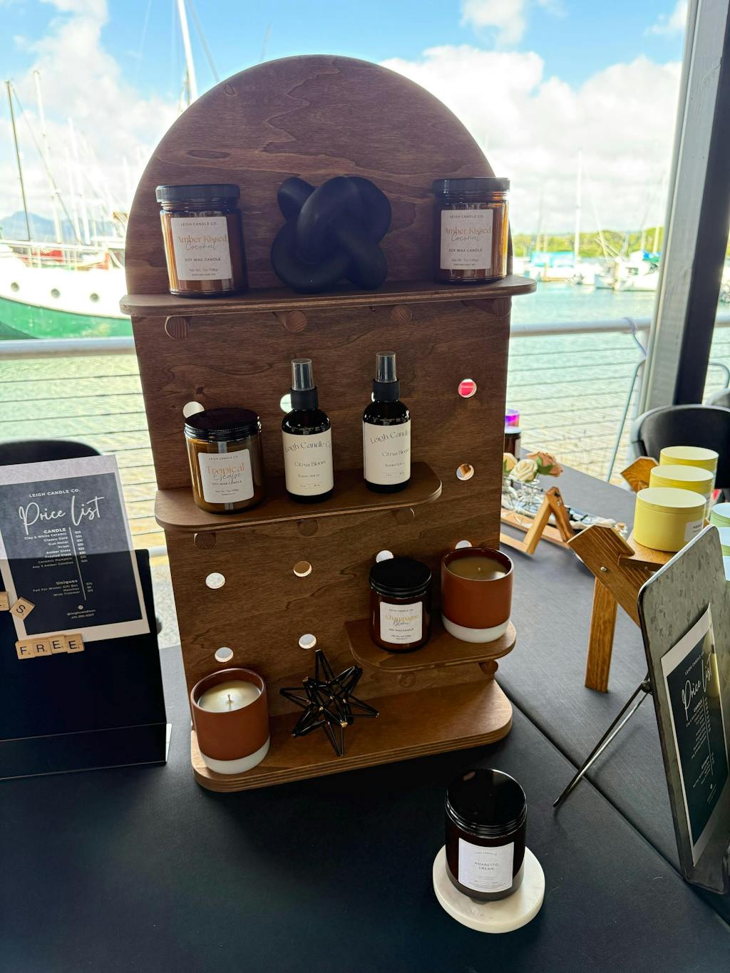 Tabletop pegboard VAP-03-CF | coffee color