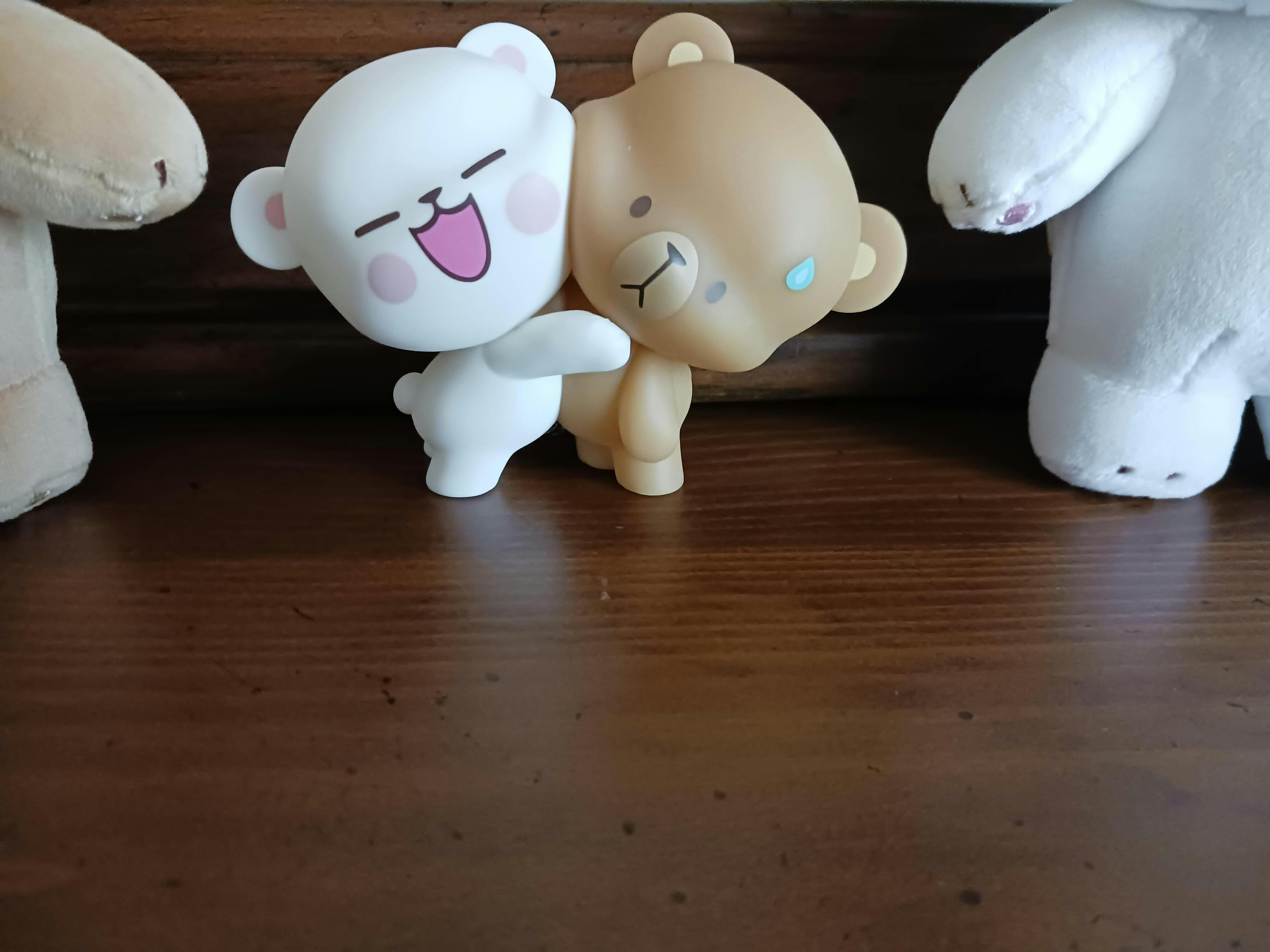 Milk Mocha Hugging Figurine (sku: MMB-717995680116