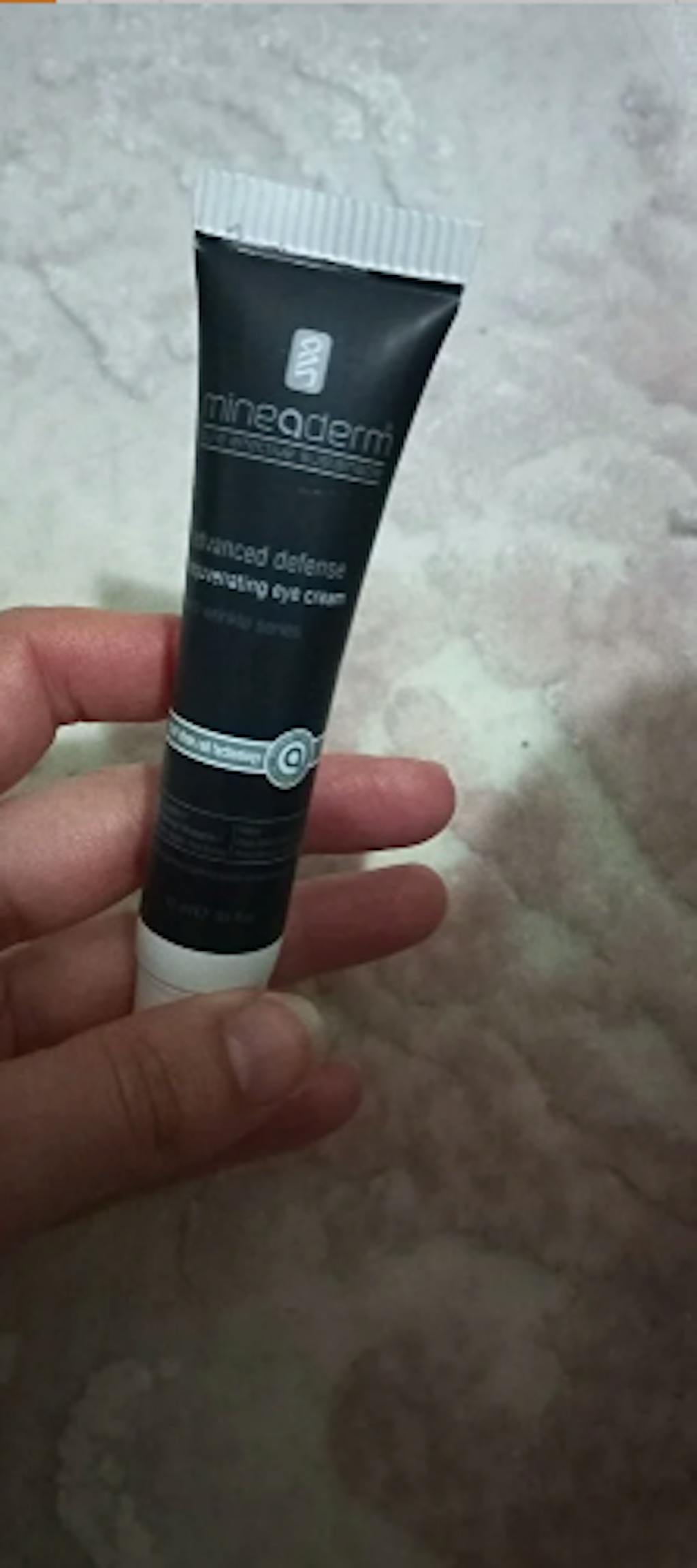 Göz Çevresi Kırışıklık Karşıtı Yenileyici Bakım Kremi – mineaderm