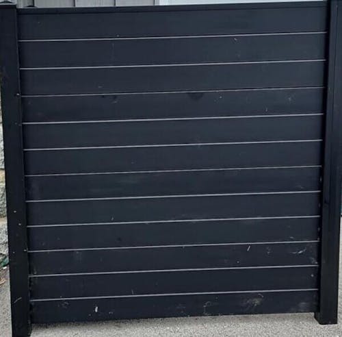 Costway Air Conditioner Fence 48-Inch Privacy Screen 2-Panel for Trash Can with Metal Stakes